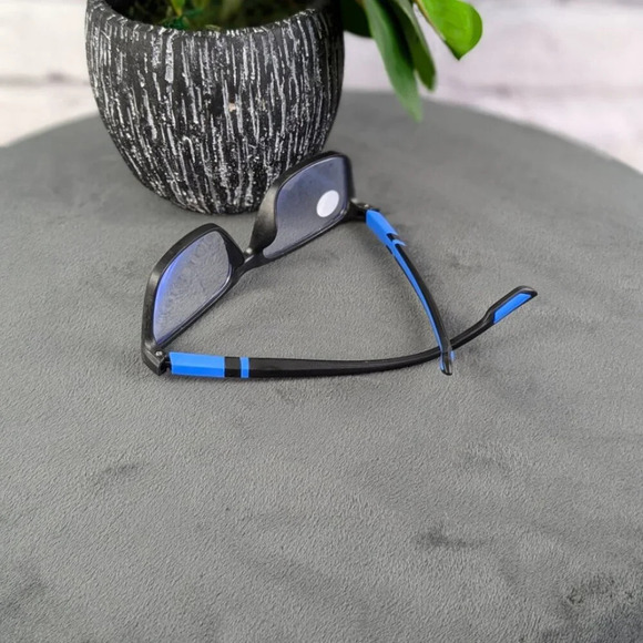 Reading reader glasses, 2.50+ blue and black plastic frame, blue blocking lenses - Picture 3 of 4